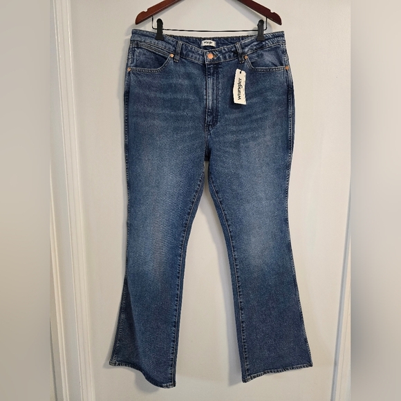 Wrangler Jeans High Rise Bootcut Blue size 33 x 34 Waist 19" - Picture 10 of 11